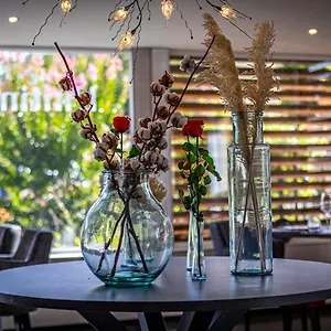 https://auberge-bressane-de-buellas.hotels-rhonealpes.com